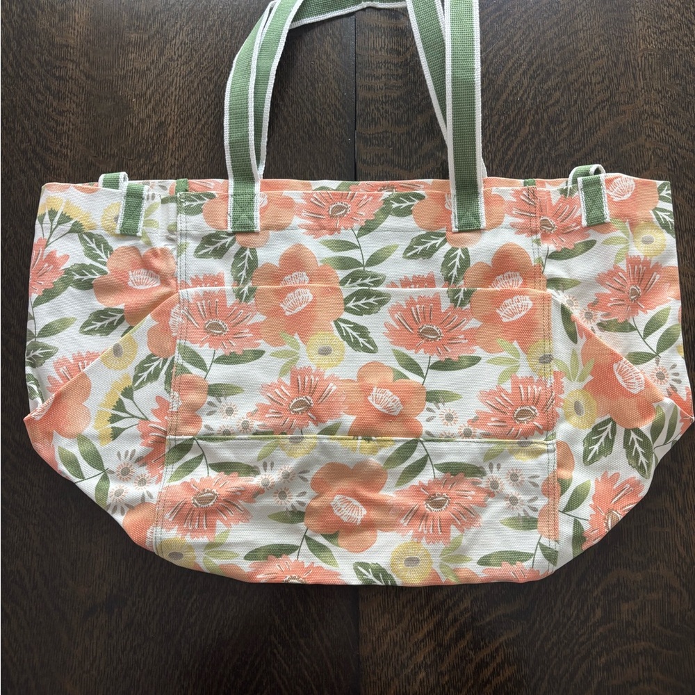 Thirty-One Floral Tote with Green Handles NWT